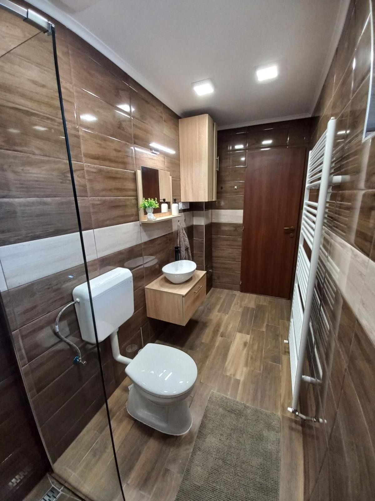 Апартаменты Oazis Apartman Шарошпатак Экстерьер фото