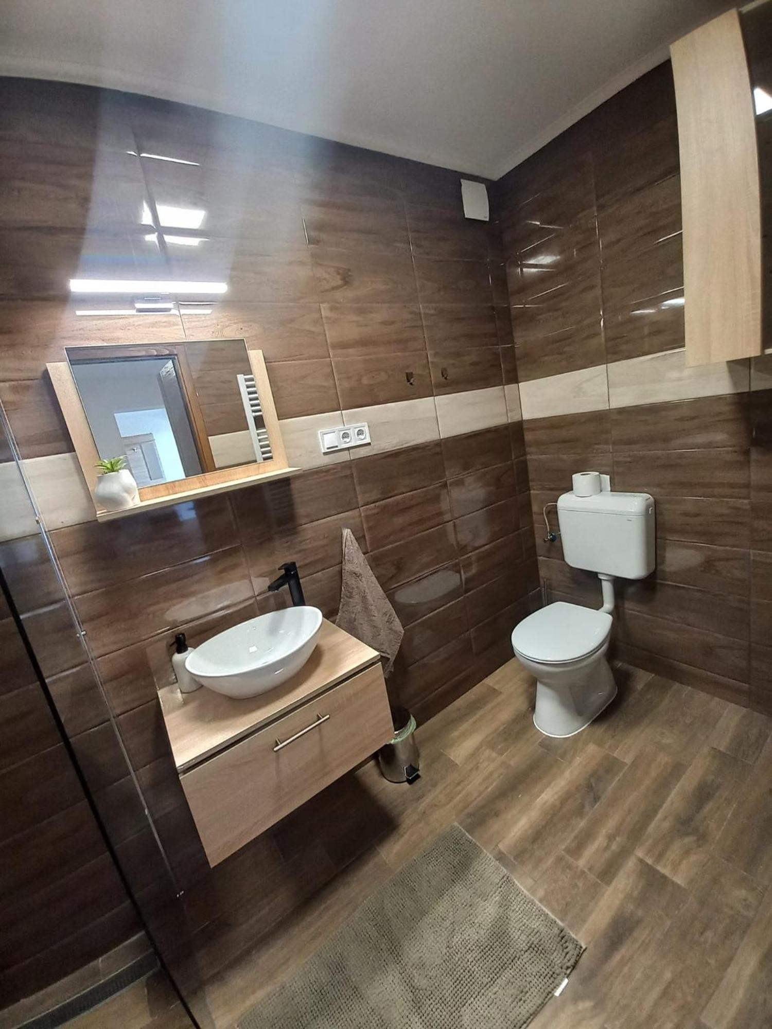 Oazis Apartman Шарошпатак Экстерьер фото